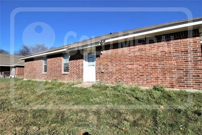 Building Photo - 601 N Gilmer St