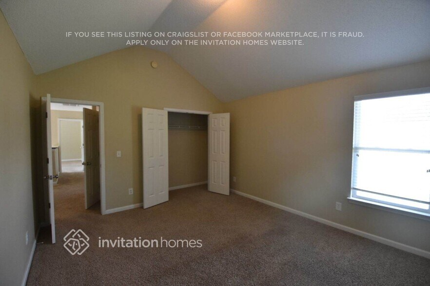 Building Photo - 3632 Rosebud Park Dr