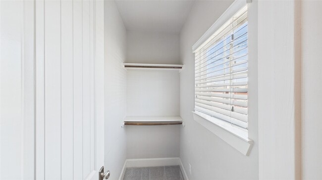 Building Photo - 2724 Rutland St