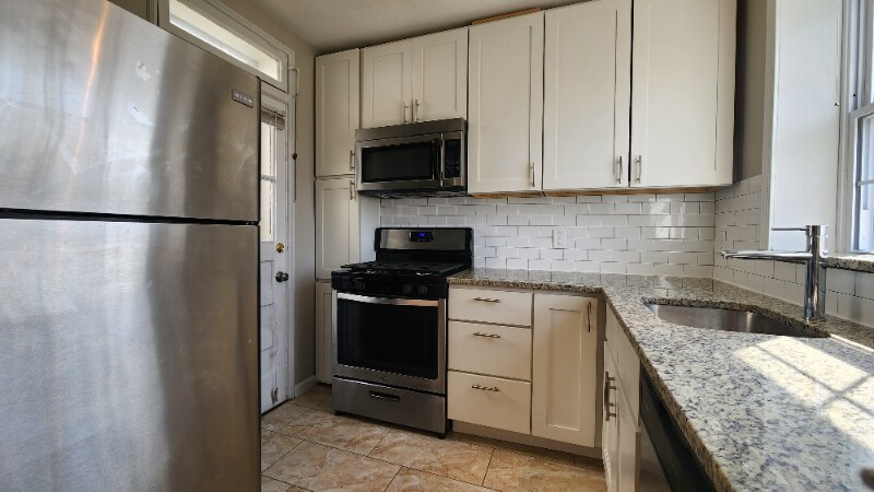 Building Photo - 7752 Kingsbury Blvd