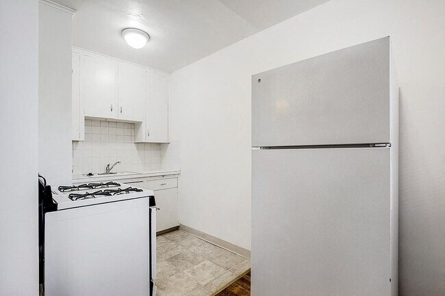 Building Photo - South Josephine Apts