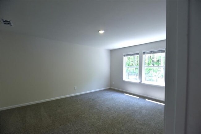 Building Photo - 118 Sequoia Ln
