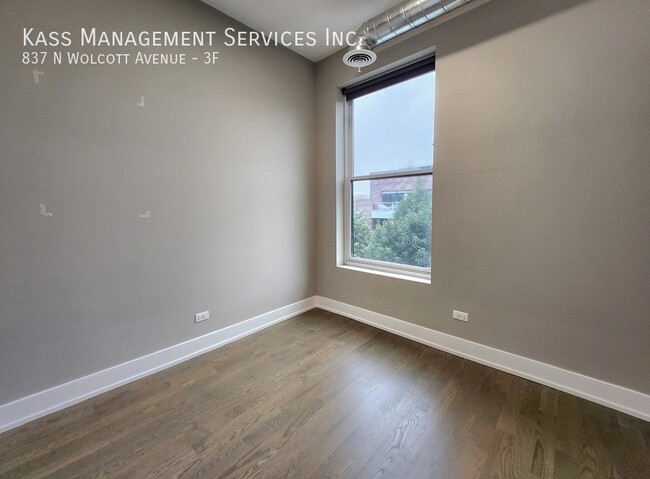 Building Photo - Amazing, Newly Rehabbed 2 BR in West Town