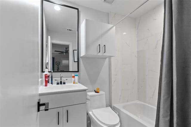 Building Photo - 2704 Shelby Ave