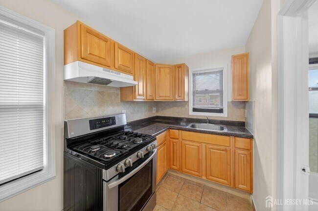 Building Photo - 1812 New Jersey 35