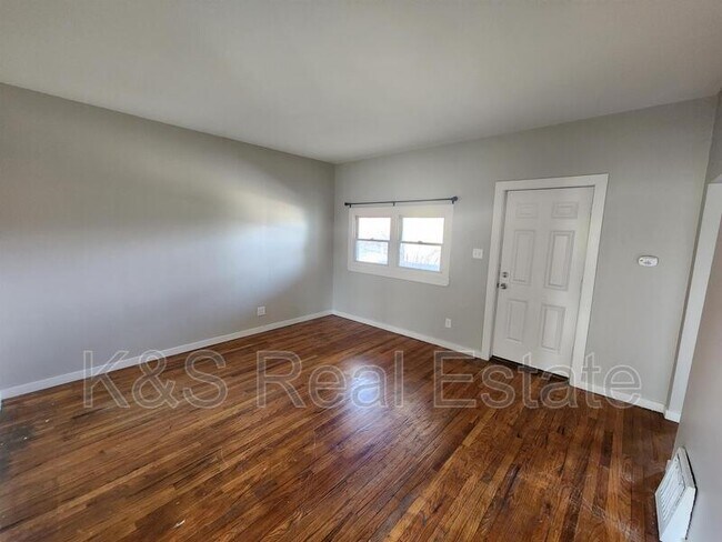 Building Photo - 1409 Broad St