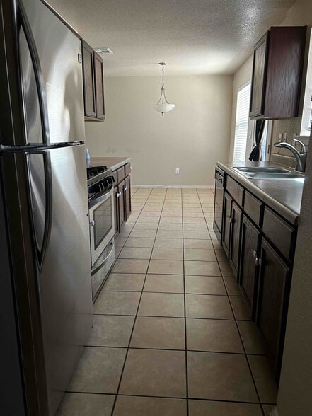 Building Photo - 7321 Brick Dust St