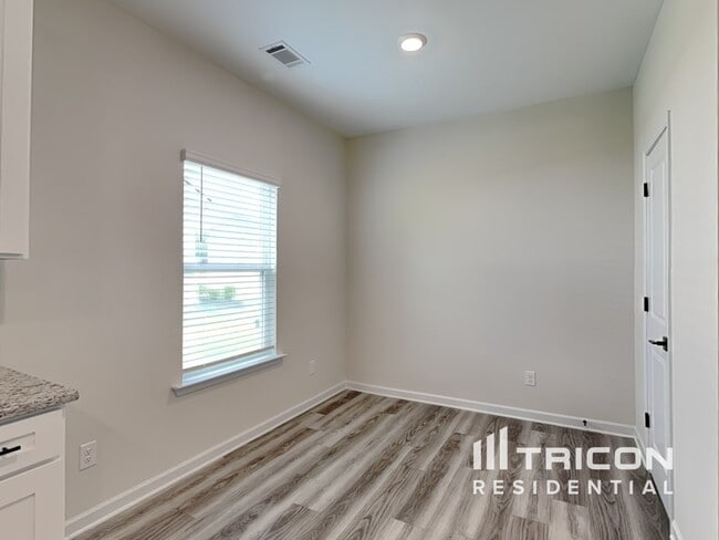 Building Photo - 3201 Azteca Wy