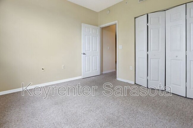 Building Photo - 5500 Bentgrass Dr