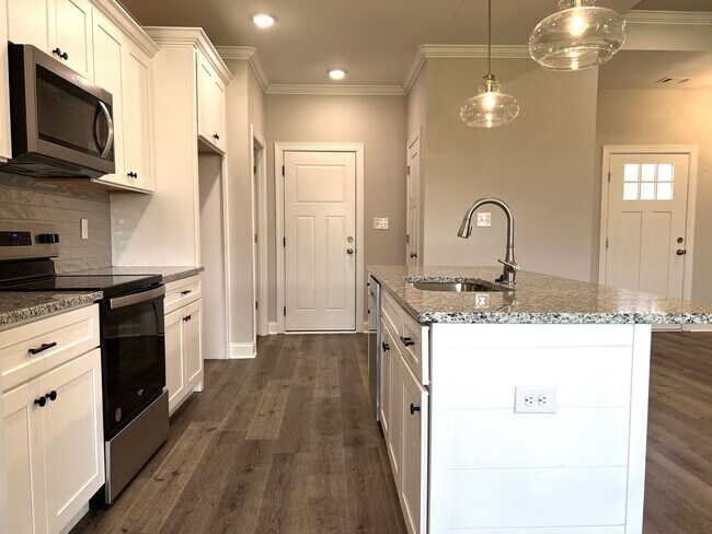 Building Photo - New Home in the Cottages at Blue Ridge