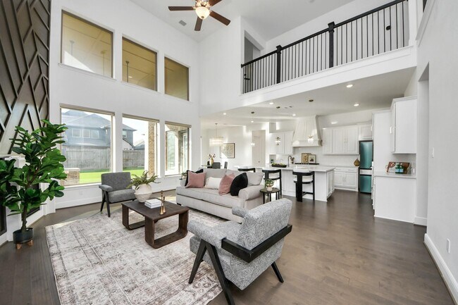 Building Photo - 10719 Klaria Cres Ct