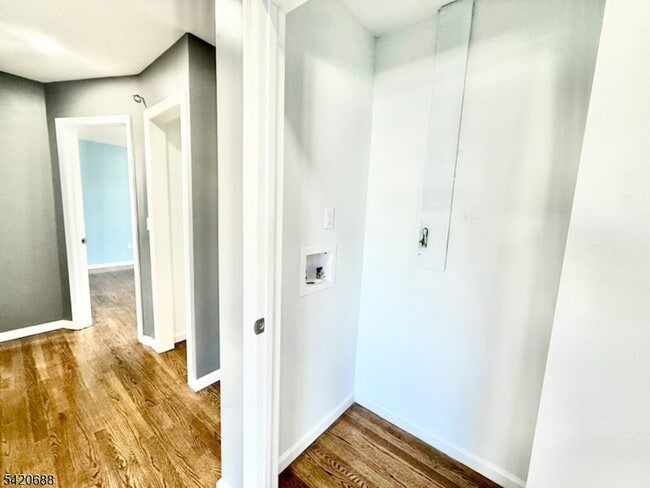 Building Photo - 30 Cottage Pl