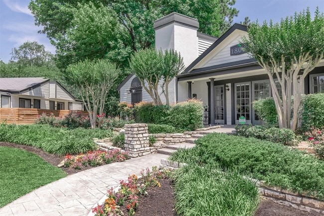 Building Photo - 18001 Cypress Trace Rd