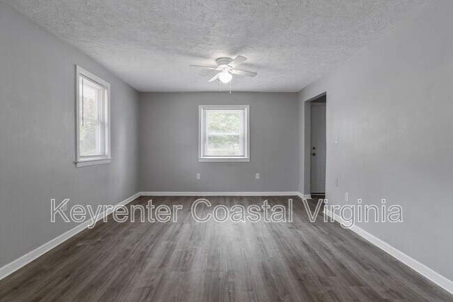 Building Photo - 2319 Jamestown Ave