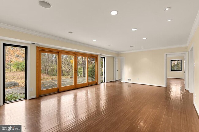 Building Photo - 1434 Kirby Rd