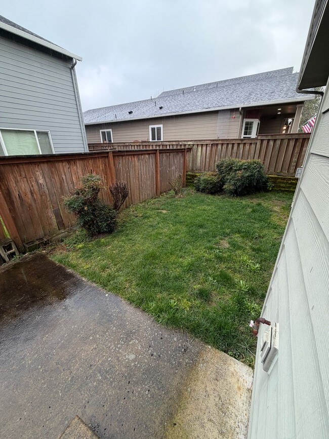 Building Photo - 3-Bed/2.5 Bath + Office & Bonus Room on Quiet Dead-End Street