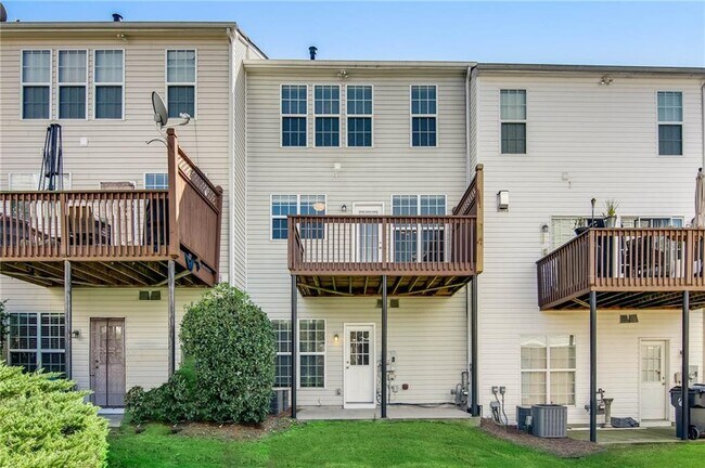 Building Photo - 1305 Greychurch Way