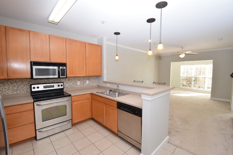 Building Photo - 2807 Bloomfield Ln
