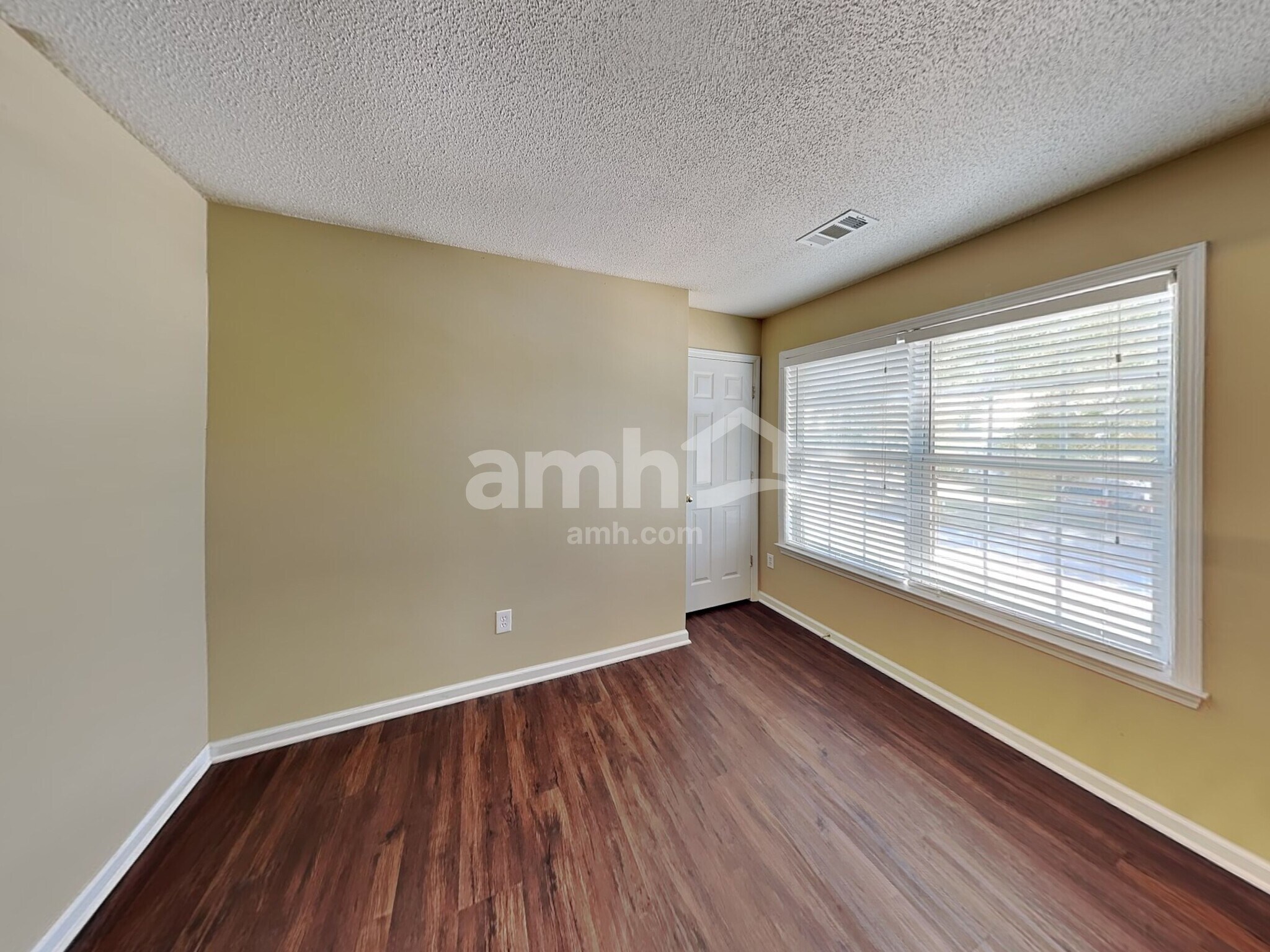 Building Photo - 3472 Chastain Glen Ln NE