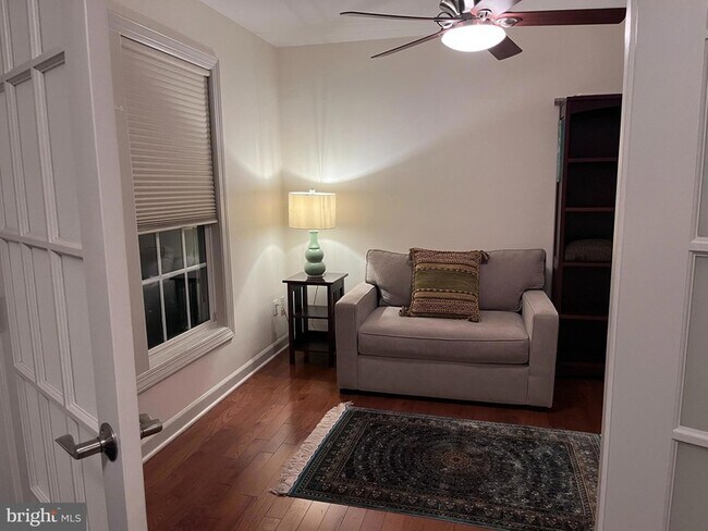 Building Photo - 901 Harrison Cir