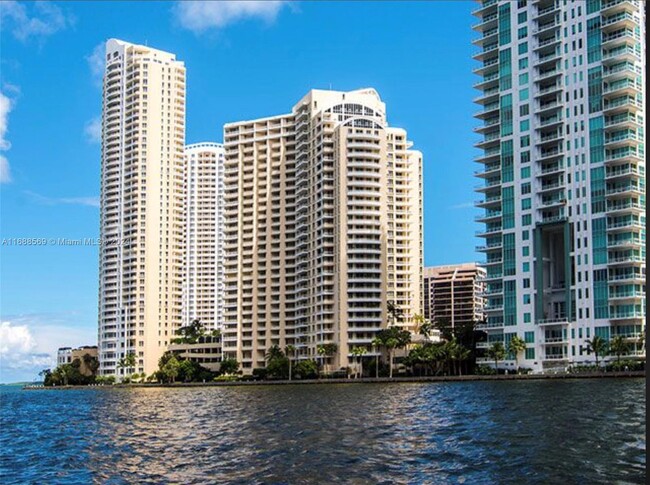 Building Photo - 888 Brickell Key Dr