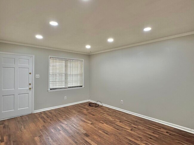 Building Photo - 4167 Cochese Rd