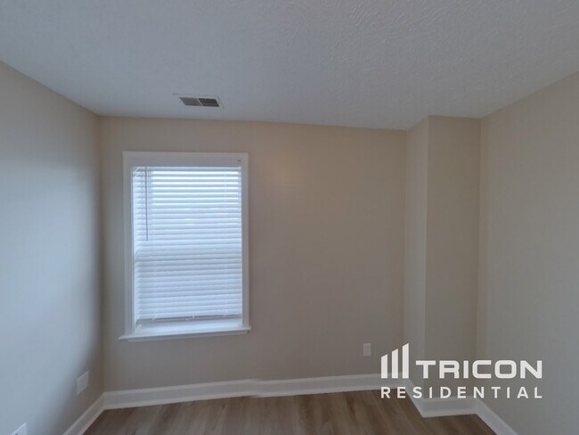 Building Photo - 1436 Beaconcrest Cir