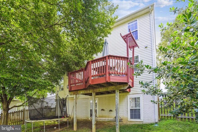 Building Photo - 4957 Breeze Way