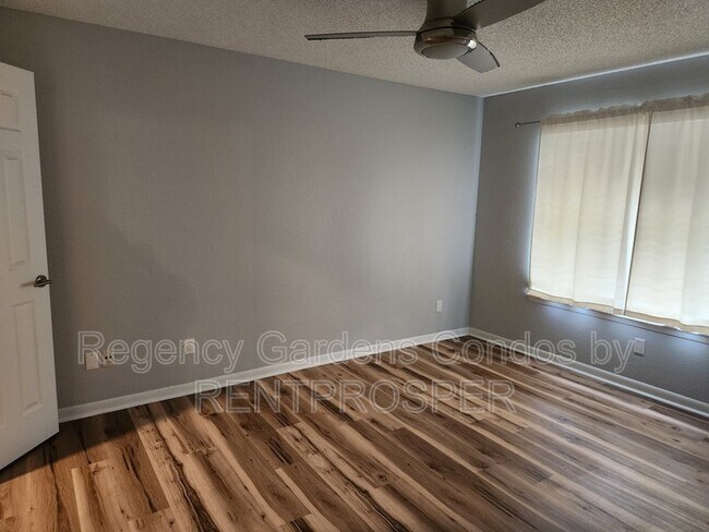 Building Photo - 4301 Lizshire Ln