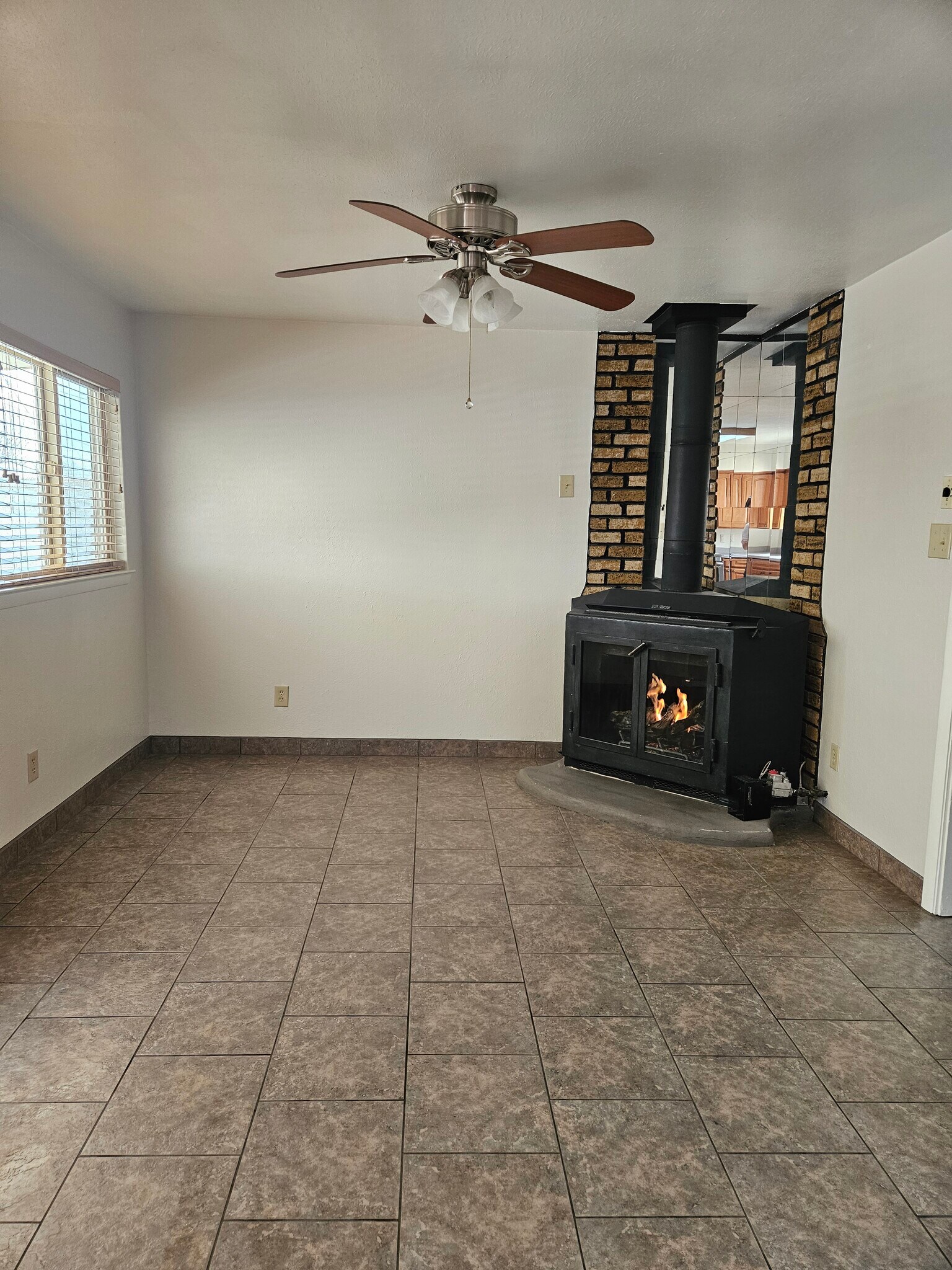 Building Photo - 3513 Sierra Vista Dr