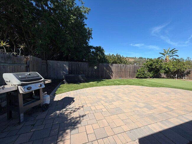 Building Photo - Spacious 4BR Single-Story Home with Paid Solar & Fenced Yard in La Mesa