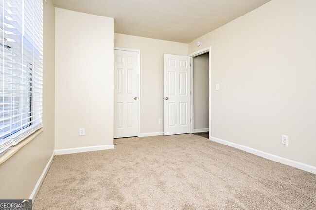 Building Photo - 6600 Browns Mill Ferry Dr