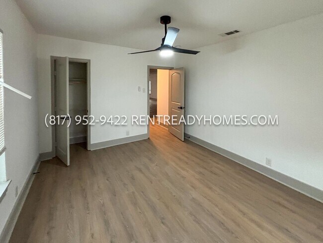 Building Photo - 1446 E Ann Arbor Ave