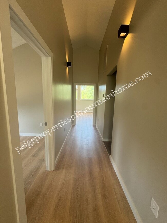 Building Photo - 133 CR 606