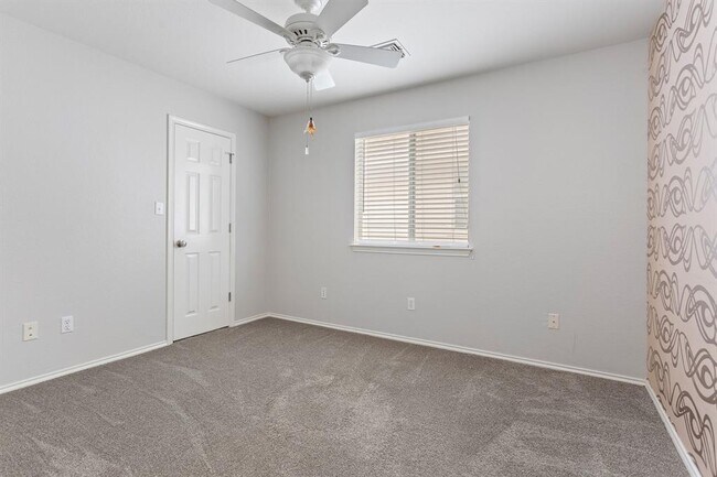 Building Photo - 1720 Briarton Ln S