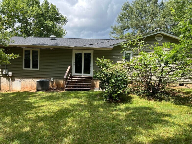 Building Photo - 2 Bubbling Creek Dr
