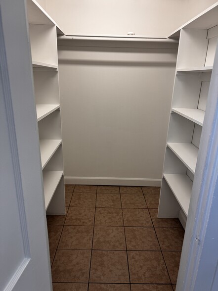 walk in closet - 326 Vineyard Ave