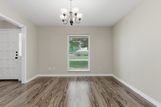 Building Photo - 445 Longmeadow Dr