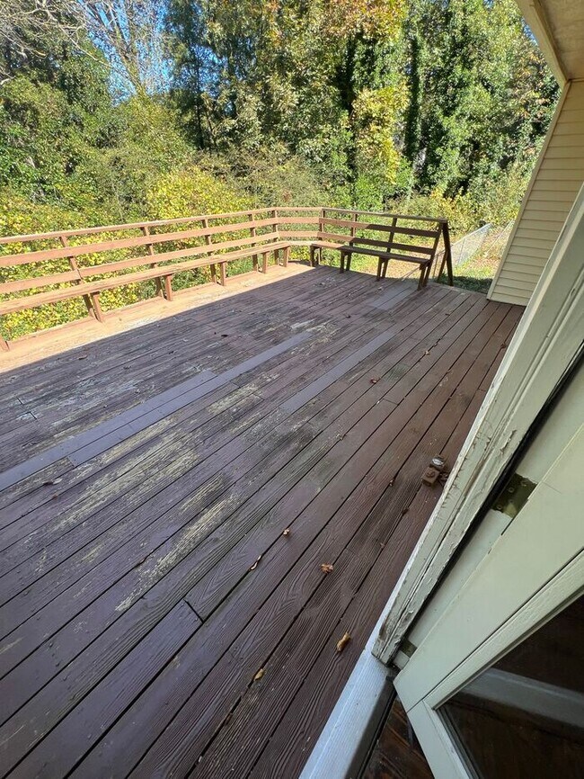 Building Photo - Huge 5 bedroom home in Lawrenceville NOW READY!