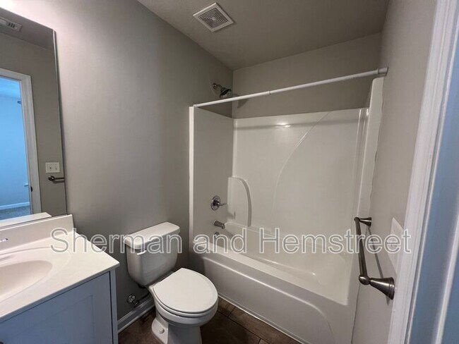 Building Photo - 737 Tarvin Cir