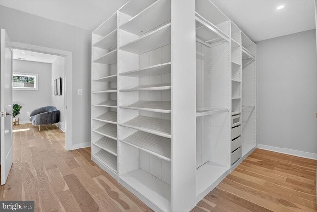 Building Photo - 5310 Cathedral Ave NW