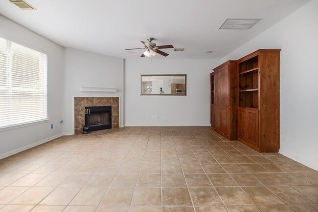 Building Photo - 1612 Sunterro Dr