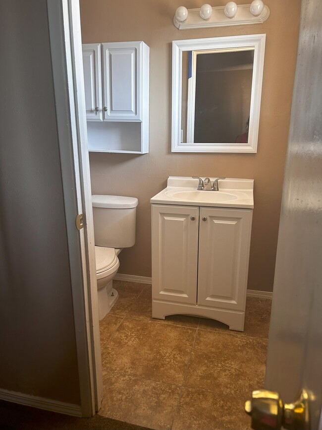 Master bath - 1173 N 4th St