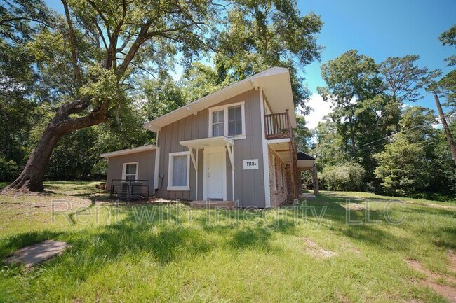Building Photo - 1118 Louise Dr