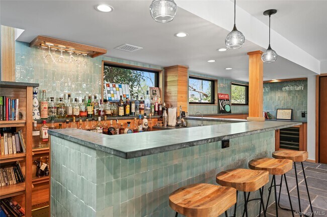 Building Photo - 14 Tall Tree Ct