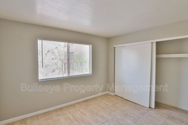 Building Photo - 1540 W Mercer Ln