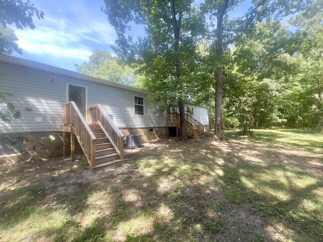 Building Photo - Four bedroom, 2 bath Modular home in Siler...