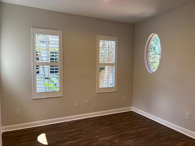 Building Photo - 1820 Flower Dr