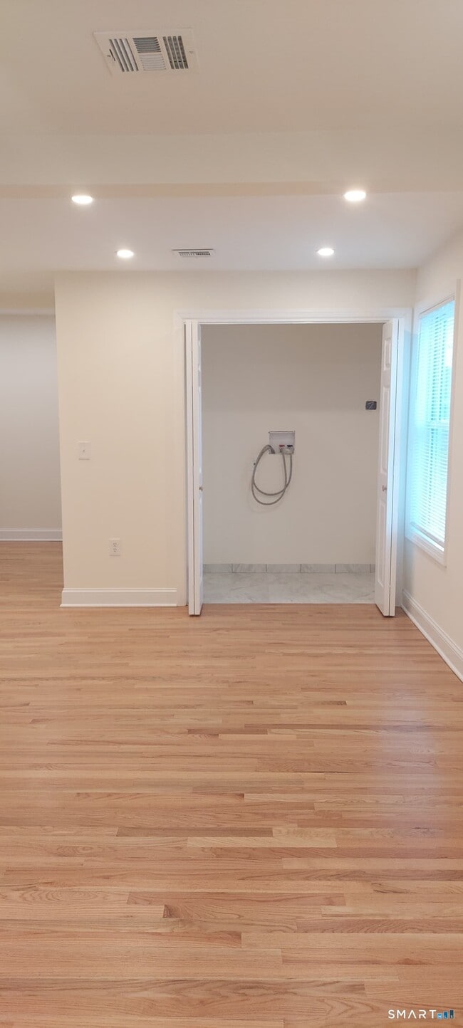 Building Photo - 67 Osborne Ave