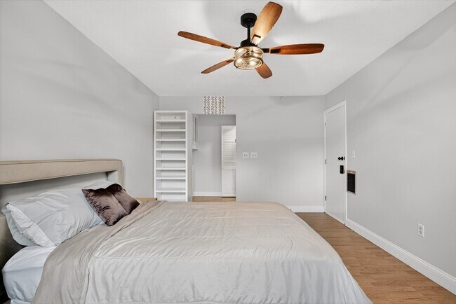 Building Photo - 272 Albion St